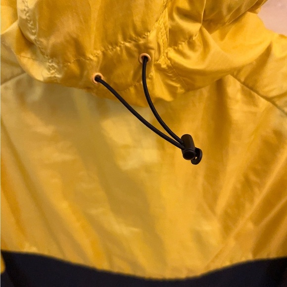 Nike Live Strong Lance Armstrong Dri-Fit Vibrant Yellow and Black Windbreaker - Picture 8 of 9